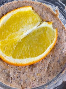 This Orange Citrus Baked Oats Recipe is bursting with vibrant flavors and nutrients all in one breakfast bowl! This recipe is dairy-free, gluten-free, refined sugar free, and vegan!